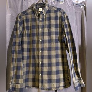 H&M - Buffalo Plaid Army Green & Black men’s flannel - Men’s Large Regular Fit